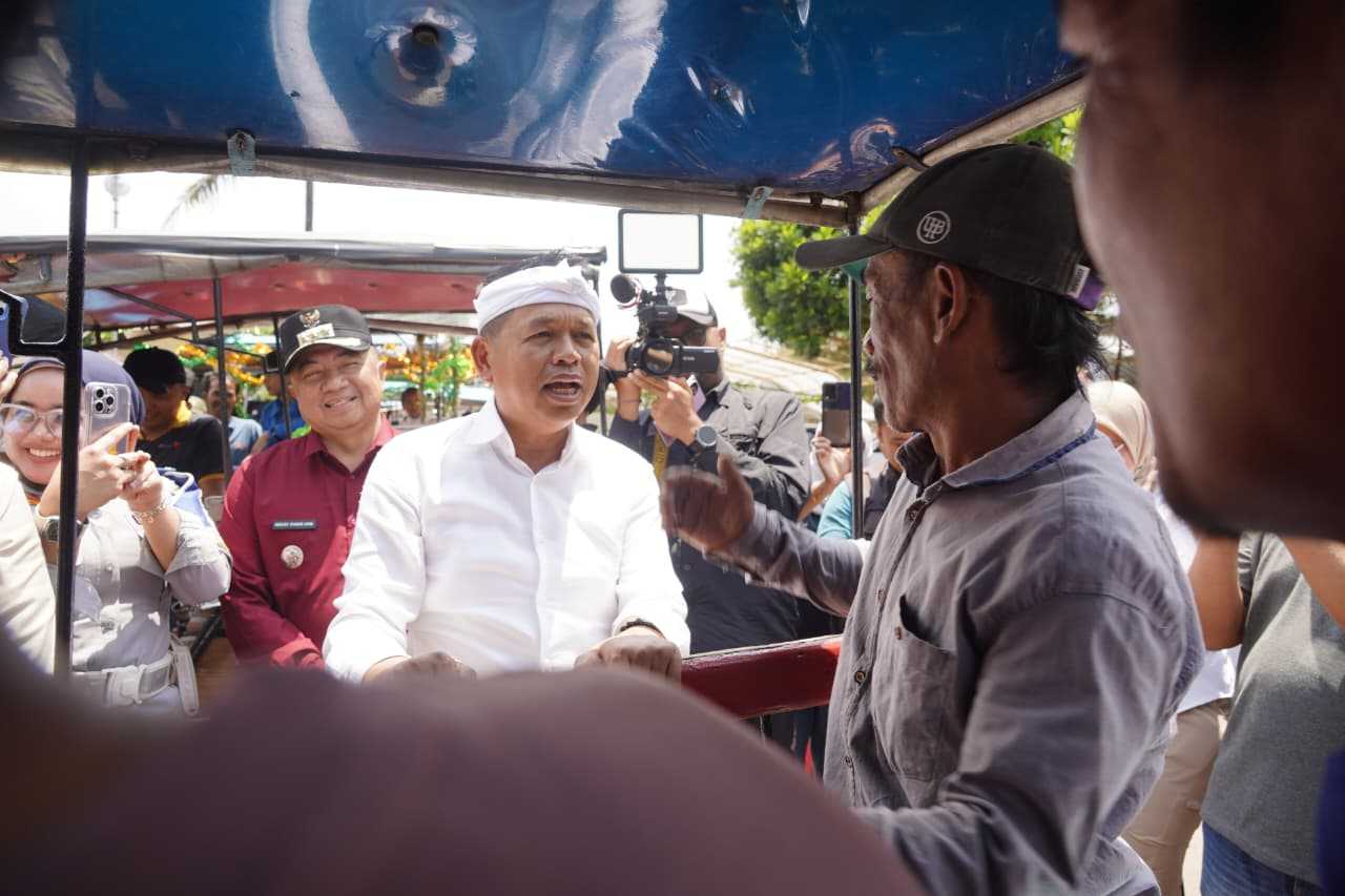 Menhub dan Gubernur Jabar Tinjau Kesiapan Mudik di Garut, Ratusan Kusir Delman dan Penarik Becak Terima Kompensasi